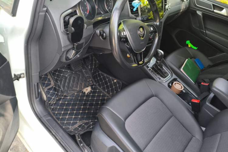 Used Volkswagen Golf Sportsvan 2018 230TSI Automatic Trend Edition Driver Seat