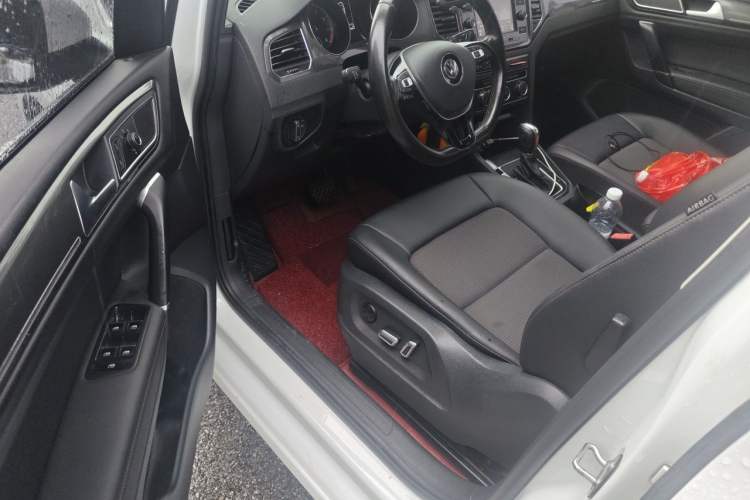 Used Volkswagen Golf Sportsvan 2018 230TSI Automatic Trend Edition Driver Seat