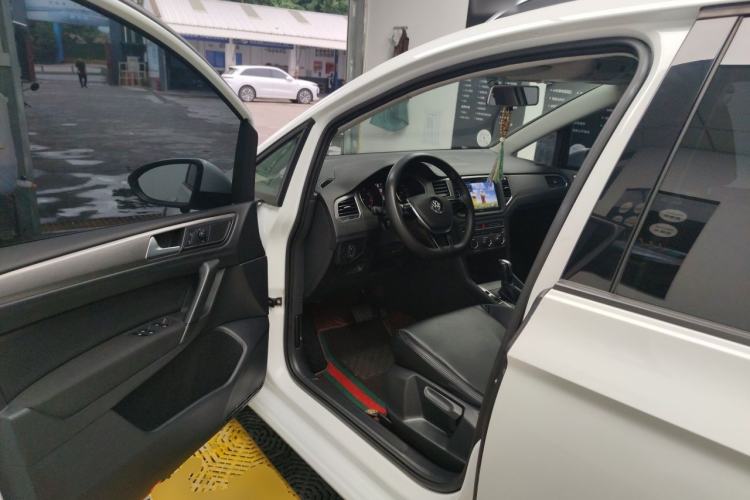 Used Volkswagen Golf Sportsvan 2018 1.6L Automatic Comfort Model Driver Seat
