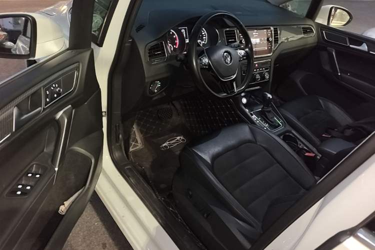Used Volkswagen Golf Sportsvan 2018 280TSI Automatic Luxury Model Driver Seat