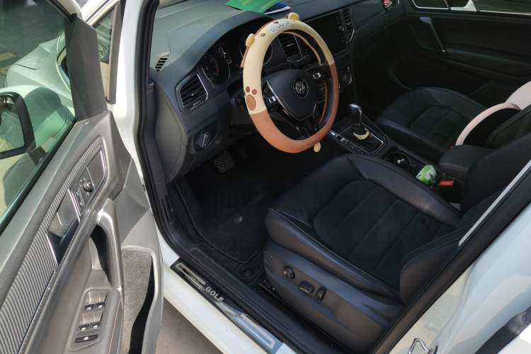 Used Volkswagen Golf Sportsvan 2018 280TSI Automatic Luxury Model Driver Seat