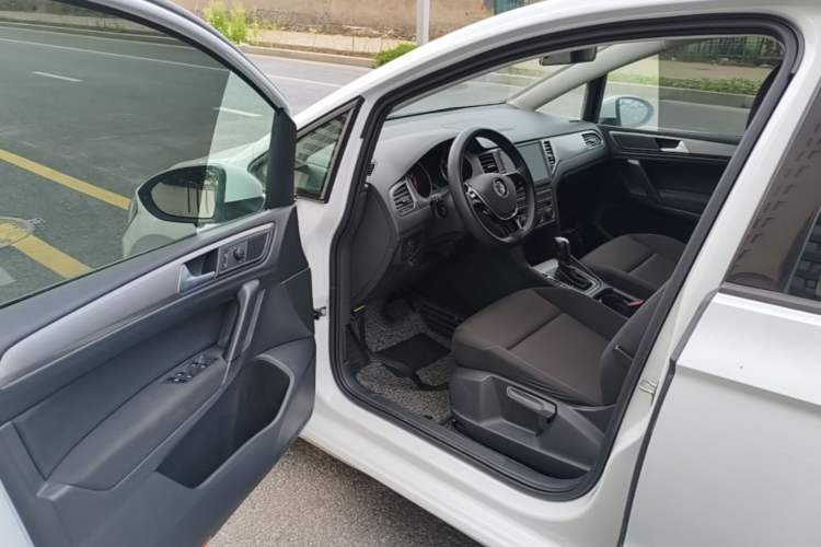 Used Volkswagen Golf Sportsvan 2018 1.6L Automatic Comfort Model Driver Seat
