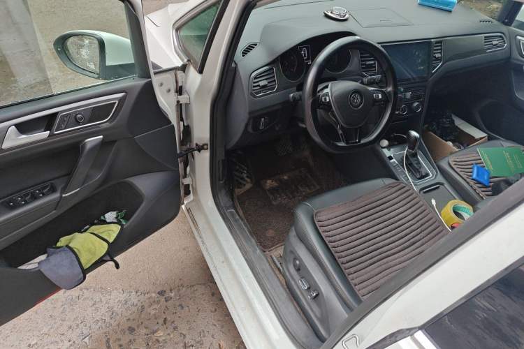 Used Volkswagen Golf Sportsvan 2018 230TSI Automatic Trend Edition Driver Seat