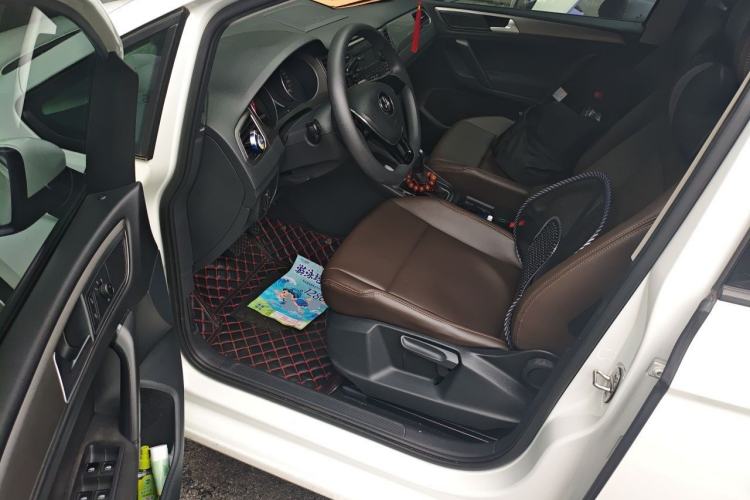 Used Volkswagen Golf Sportsvan 2018 1.6L Automatic Comfort Model Driver Seat