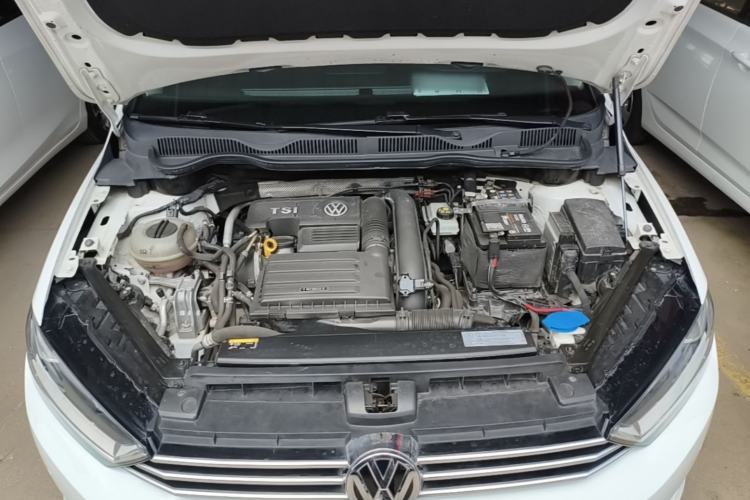 Used Volkswagen Golf Sportsvan 2018 230TSI Automatic Trend Edition Engine Bay