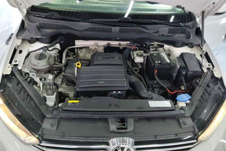 Used Volkswagen Golf Sportsvan 2018 1.6L Automatic Comfort Model Engine Bay