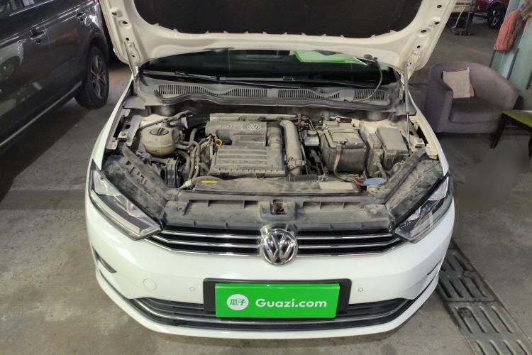 Used Volkswagen Golf Sportsvan 2018 230TSI Automatic Trend Edition Engine Bay