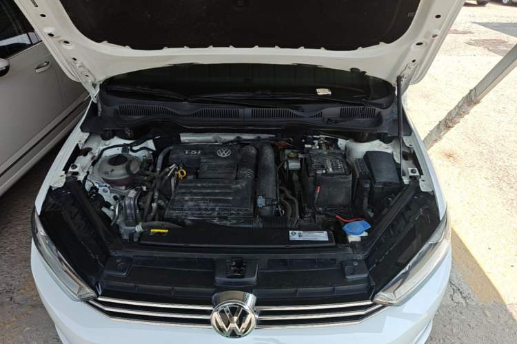 Used Volkswagen Golf Sportsvan 2018 230TSI Automatic Trend Edition Engine Bay