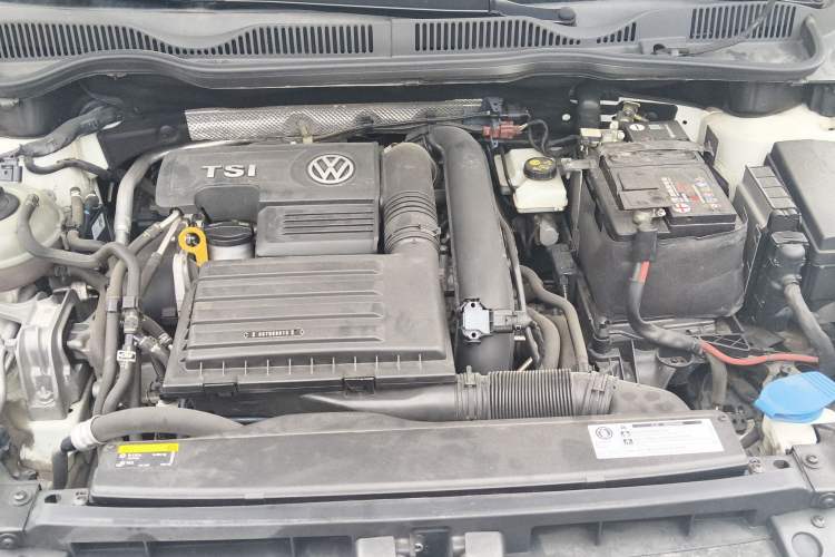 Used Volkswagen Golf Sportsvan 2018 230TSI Automatic Luxury Model Engine Bay