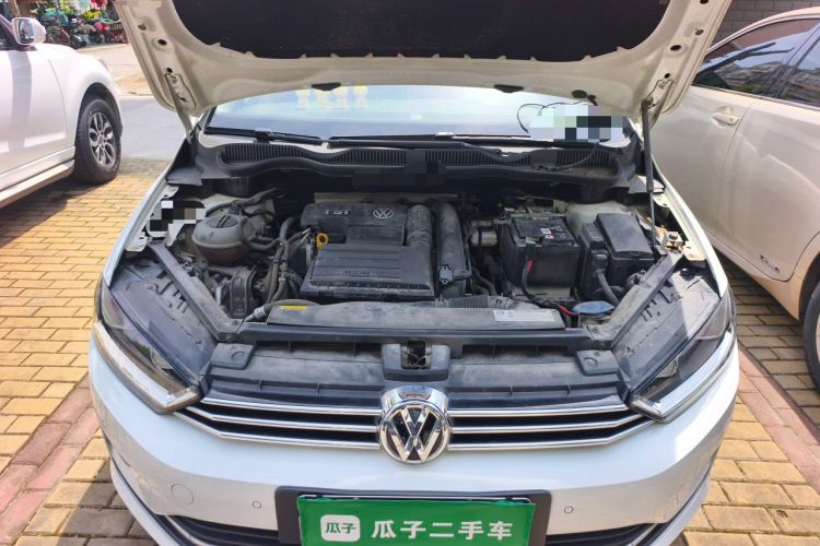 Used Volkswagen Golf Sportsvan 2018 230TSI Automatic Luxury Model Engine Bay