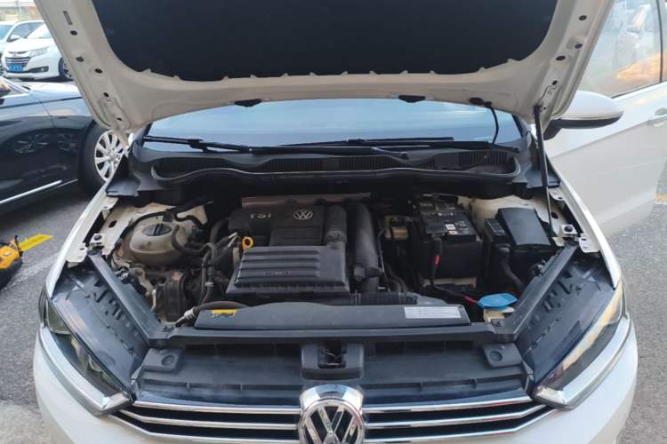 Used Volkswagen Golf Sportsvan 2018 230TSI Automatic Trend Edition Engine Bay