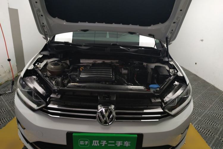 Used Volkswagen Golf Sportsvan 2018 1.6L Automatic Comfort Model Engine Bay
