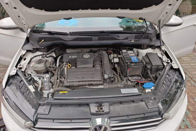 Used Volkswagen Golf Sportsvan 2018 230TSI Automatic Trend Edition Engine Bay