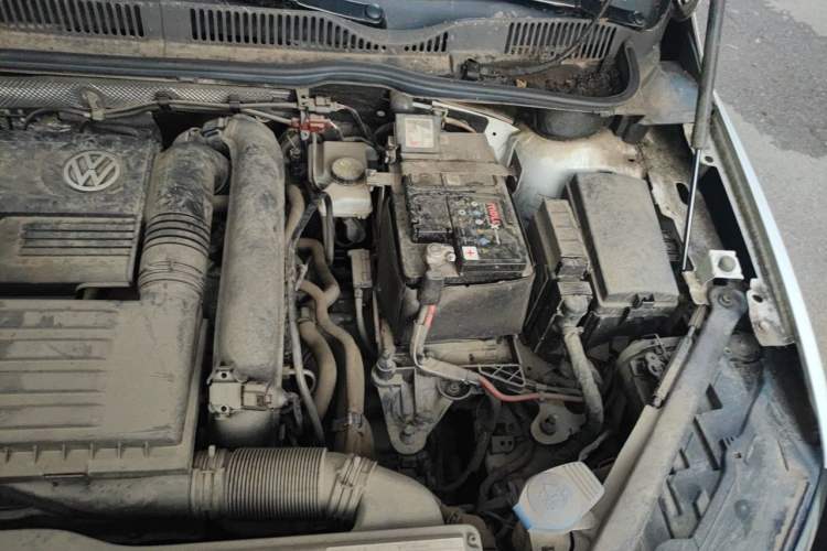 Used Volkswagen Golf Sportsvan 2018 230TSI Automatic Trend Edition Engine Bay Left