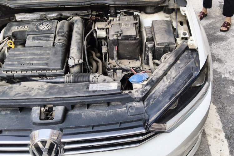 Used Volkswagen Golf Sportsvan 2018 230TSI Automatic Trend Edition Engine Bay Left