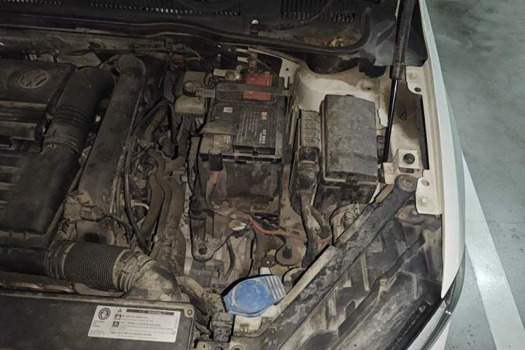 Used Volkswagen Golf Sportsvan 2018 230TSI Automatic Luxury Model Engine Bay Left