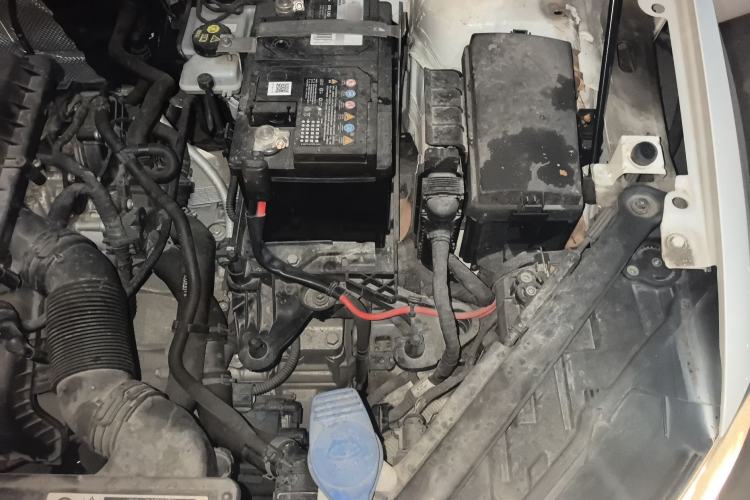 Used Volkswagen Golf Sportsvan 2018 1.6L Automatic Comfort Model Engine Bay Left