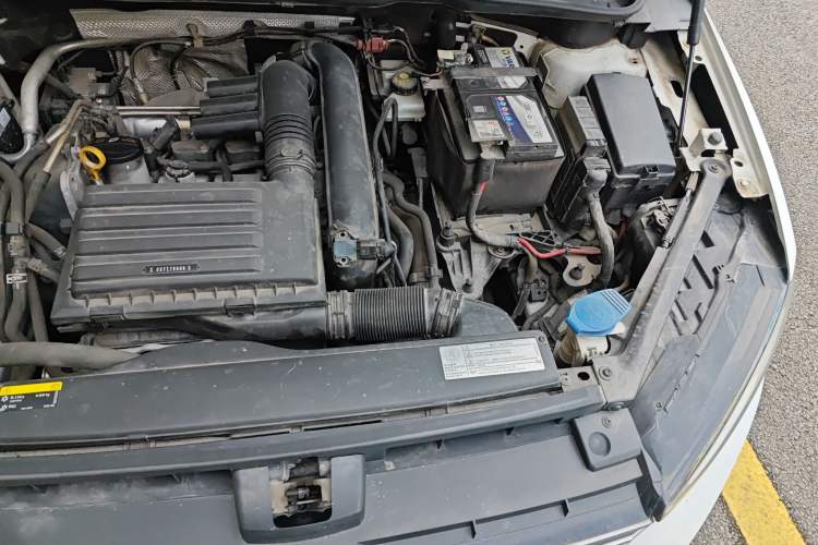 Used Volkswagen Golf Sportsvan 2018 230TSI Automatic Trend Edition Engine Bay Left