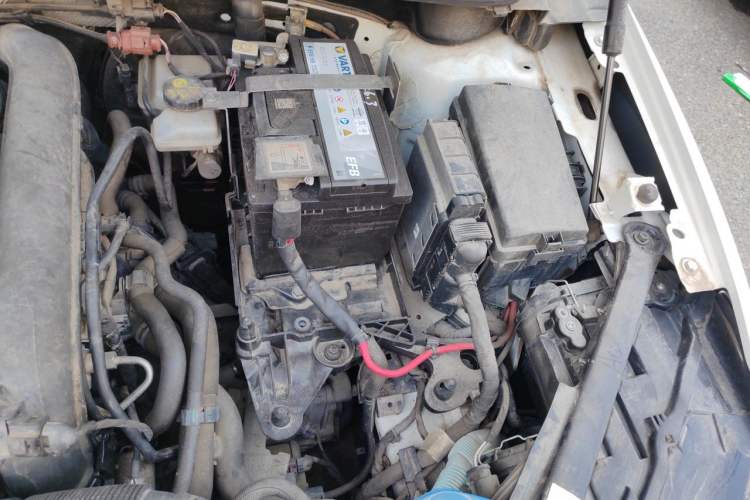 Used Volkswagen Golf Sportsvan 2018 230TSI Manual Entry-Level Model Engine Bay Left
