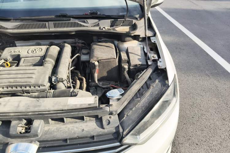 Used Volkswagen Golf Sportsvan 2018 230TSI Automatic Trend Edition Engine Bay Left