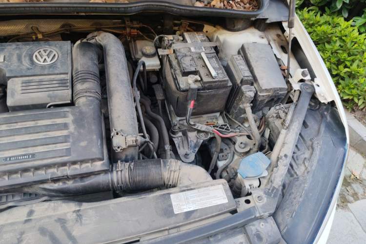 Used Volkswagen Golf Sportsvan 2018 230TSI Automatic Luxury Model Engine Bay Left