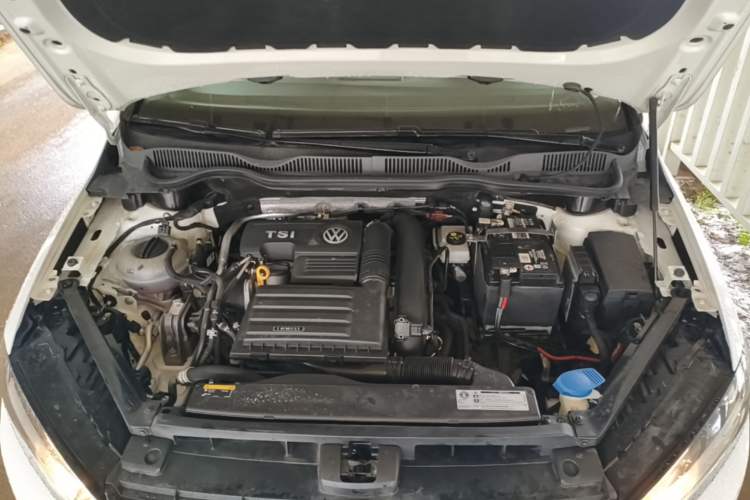 Used Volkswagen Golf Sportsvan 2018 230TSI Automatic Luxury Model Engine Bay