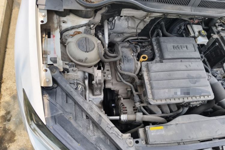 Used Volkswagen Golf Sportsvan 2018 1.6L Automatic Comfort Model Engine Bay Right