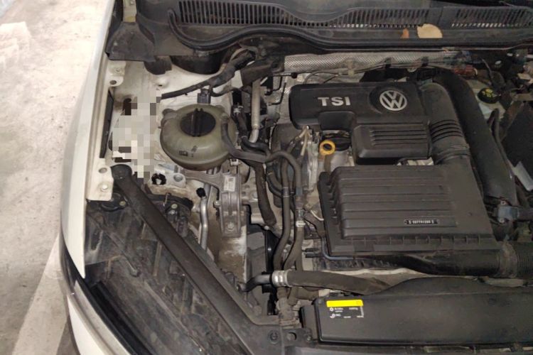 Used Volkswagen Golf Sportsvan 2018 230TSI Automatic Trend Edition Engine Bay Right