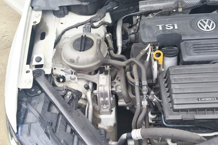 Used Volkswagen Golf Sportsvan 2018 230TSI Automatic Luxury Model Engine Bay Right