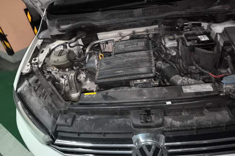 Used Volkswagen Golf Sportsvan 2018 1.6L Automatic Comfort Model Engine Bay Right