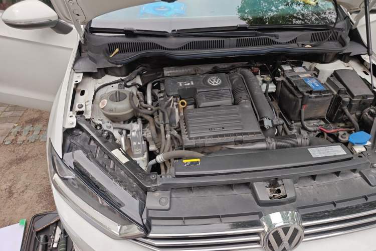 Used Volkswagen Golf Sportsvan 2018 230TSI Automatic Trend Edition Engine Bay Right