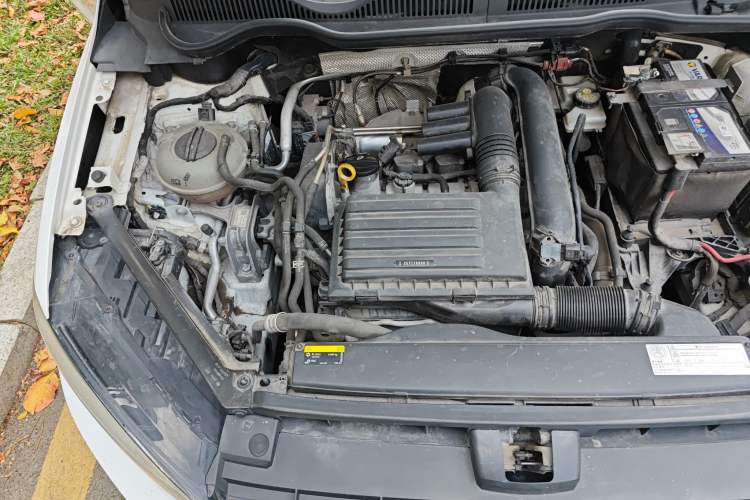 Used Volkswagen Golf Sportsvan 2018 230TSI Automatic Trend Edition Engine Bay Right