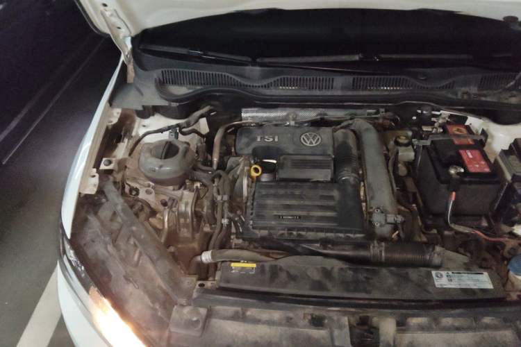 Used Volkswagen Golf Sportsvan 2018 230TSI Automatic Trend Edition Engine Bay Right