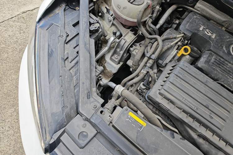 Used Volkswagen Golf Sportsvan 2018 280TSI Automatic Luxury Model Engine Bay Right