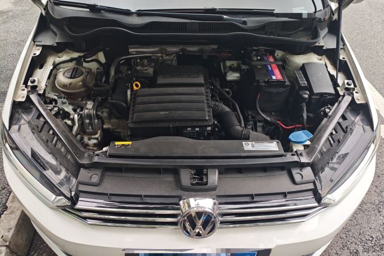 Used Volkswagen Golf Sportsvan 2018 1.6L Automatic Comfort Model Engine Bay