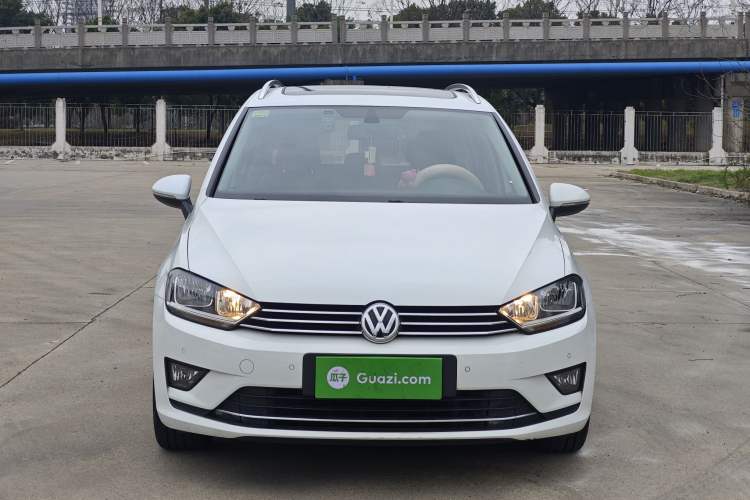Used Volkswagen Golf Sportsvan 2018 230TSI Automatic Trend Edition Exterior 1