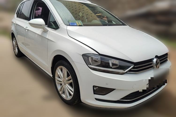 Used Volkswagen Golf Sportsvan 2018 230TSI Automatic Luxury Model Front Right 45 Deg