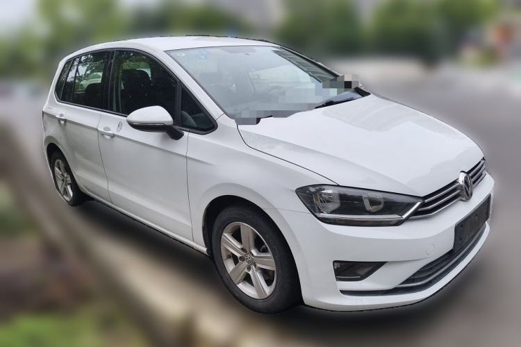 Used Volkswagen Golf Sportsvan 2018 1.6L Automatic Comfort Model Front Right 45 Deg