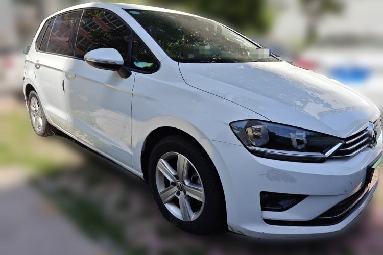 Used Volkswagen Golf Sportsvan 2018 1.6L Automatic Comfort Model Front Right 45 Deg