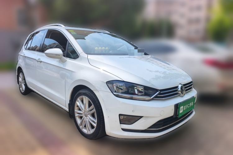 Used Volkswagen Golf Sportsvan 2018 230TSI Automatic Luxury Model Front Right 45 Deg