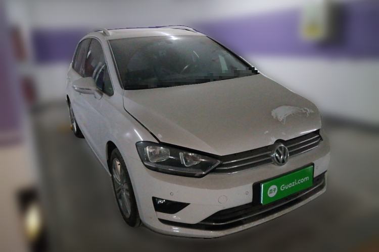 Used Volkswagen Golf Sportsvan 2018 230TSI Automatic Luxury Model Front Right 45 Deg