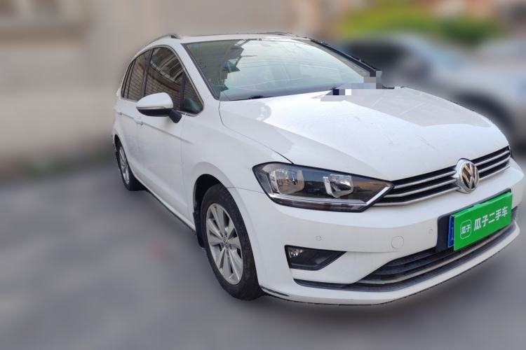 Used Volkswagen Golf Sportsvan 2018 230TSI Manual Entry-Level Model Front Right 45 Deg