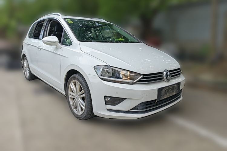Used Volkswagen Golf Sportsvan 2018 280TSI Automatic Luxury Model Front Right 45 Deg