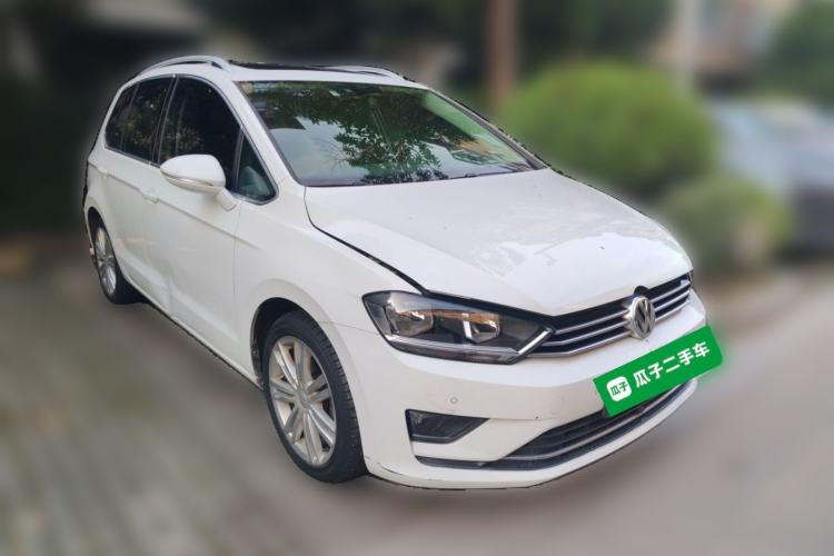Used Volkswagen Golf Sportsvan 2018 230TSI Automatic Luxury Model Front Right 45 Deg