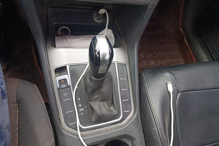 Used Volkswagen Golf Sportsvan 2018 1.6L Automatic Comfort Model Gear Lever