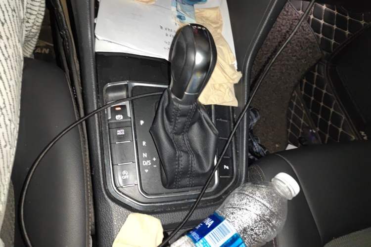 Used Volkswagen Golf Sportsvan 2018 230TSI Automatic Trend Edition Gear Lever