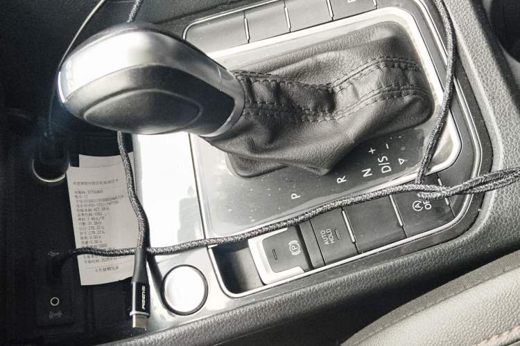 Used Volkswagen Golf Sportsvan 2018 230TSI Automatic Luxury Model Gear Lever