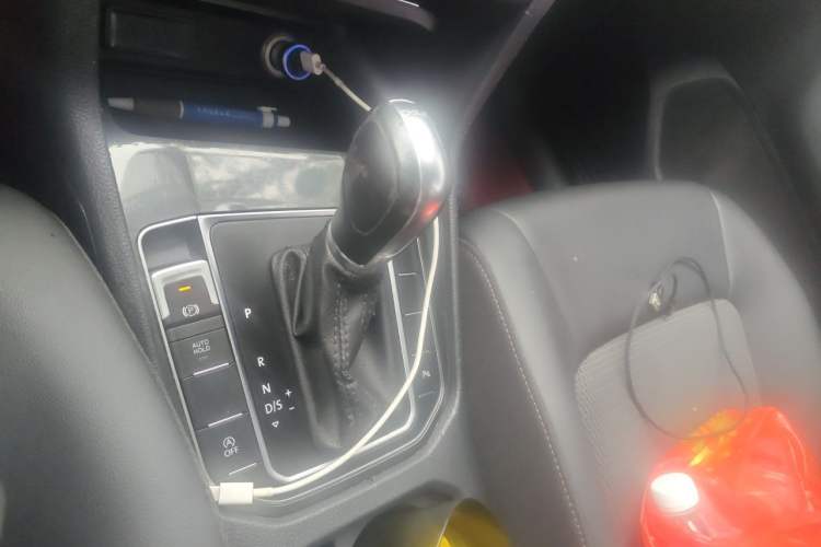 Used Volkswagen Golf Sportsvan 2018 230TSI Automatic Trend Edition Gear Lever