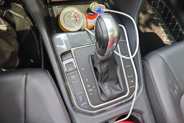 Used Volkswagen Golf Sportsvan 2018 230TSI Automatic Trend Edition Gear Lever