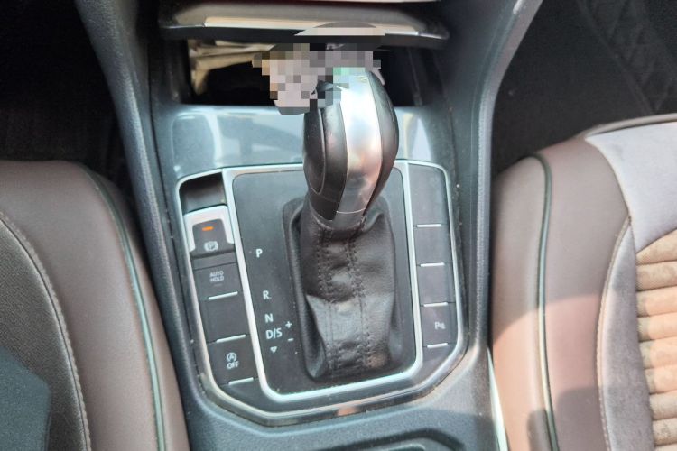 Used Volkswagen Golf Sportsvan 2018 230TSI Automatic Trend Edition Gear Lever